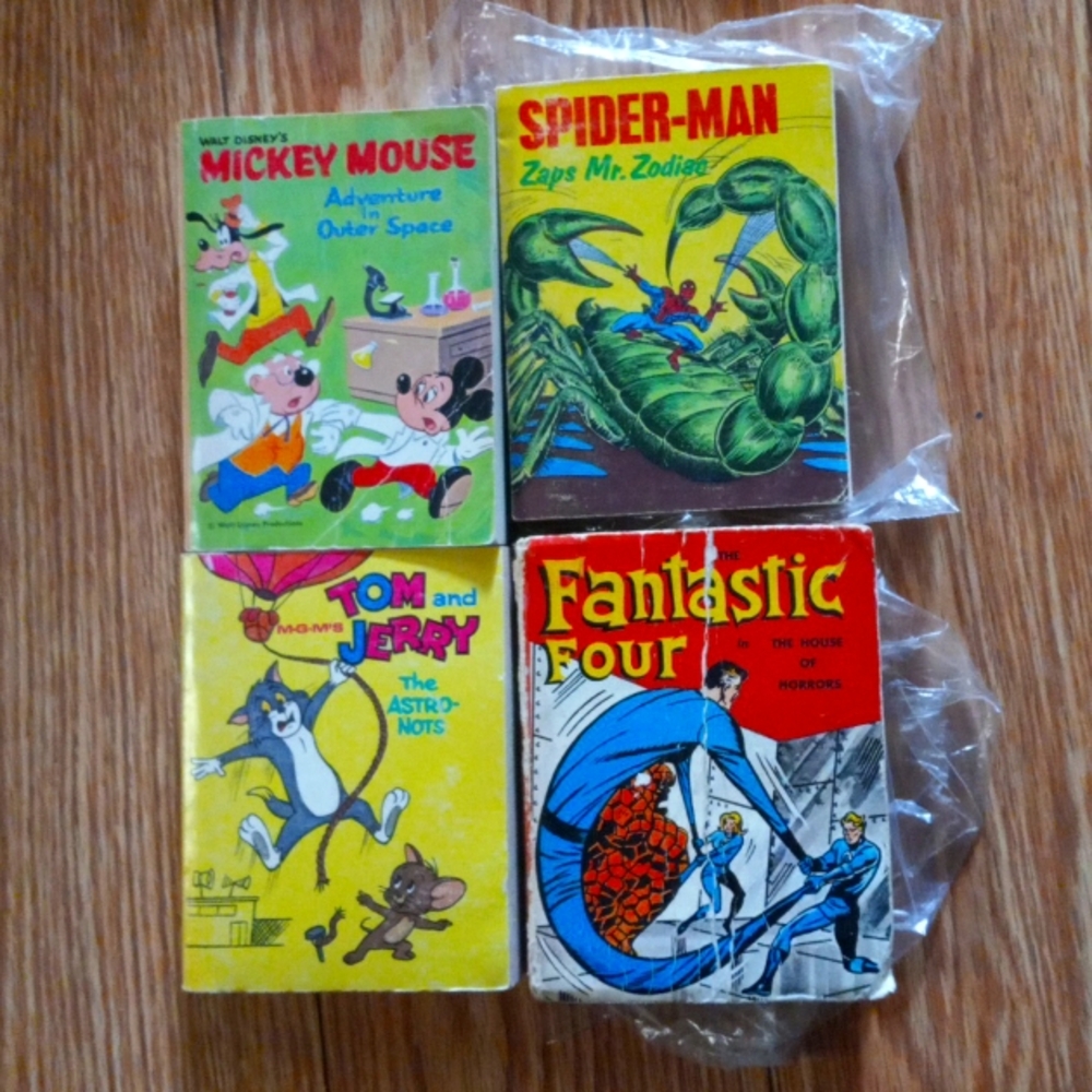 1969 COMIC BOOKS VINTAGE FANTASIC 4 1969 +SPIDERMAN 1976 +MORE value about $169 - Picture 1 of 12
